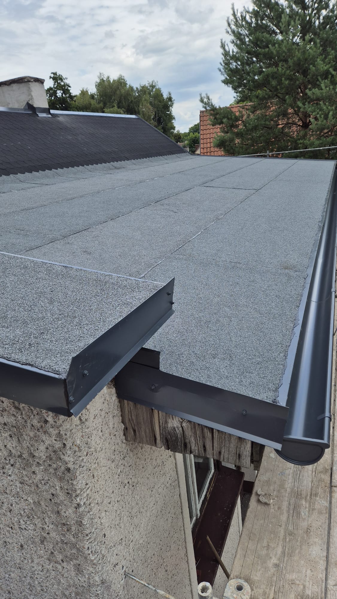 Plochá střecha s lepenkou