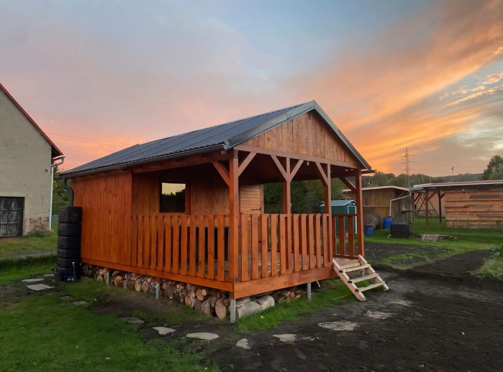Dřevěný altán s novou střechou